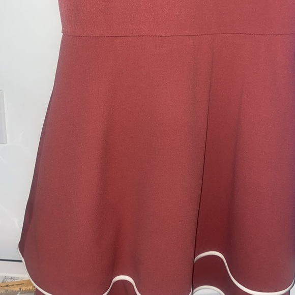 Love..ady reddish pink dress size m. Two layers on bottom part. Slight pilling. - Picture 9 of 9